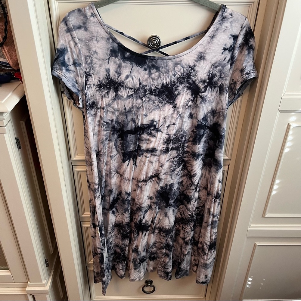 New without tags tie dye flowy dress